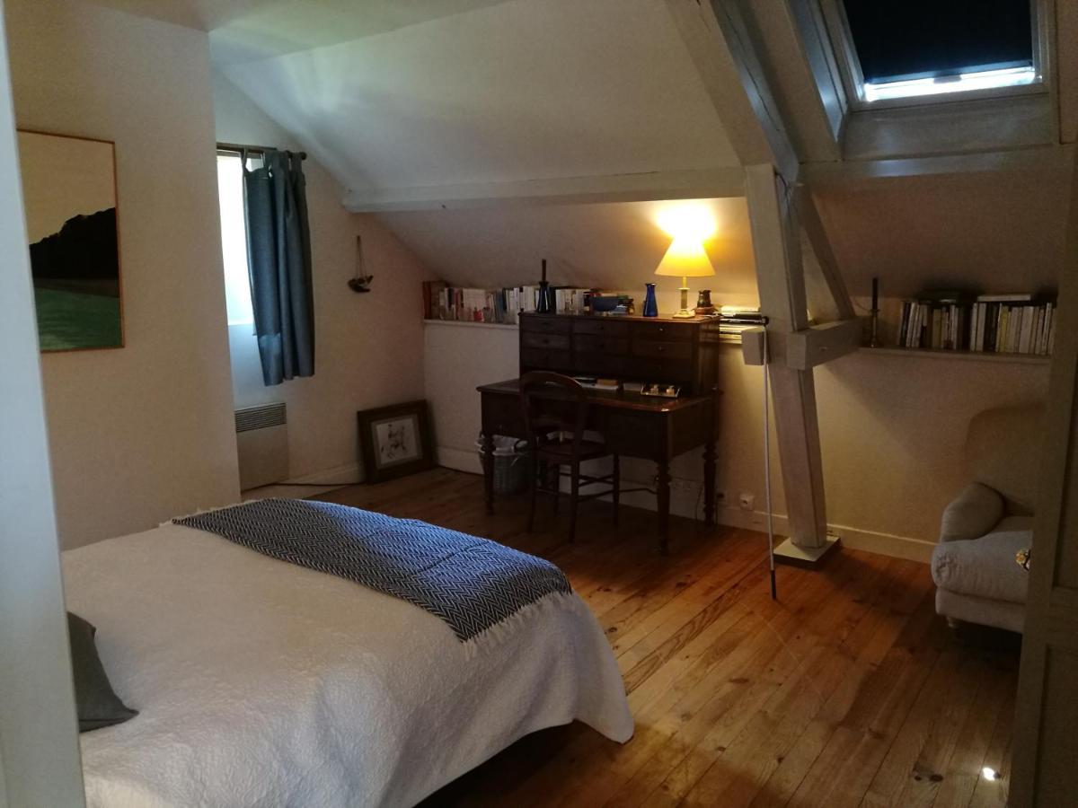 Bed and Breakfast Chez Zaza Stigny Екстер'єр фото