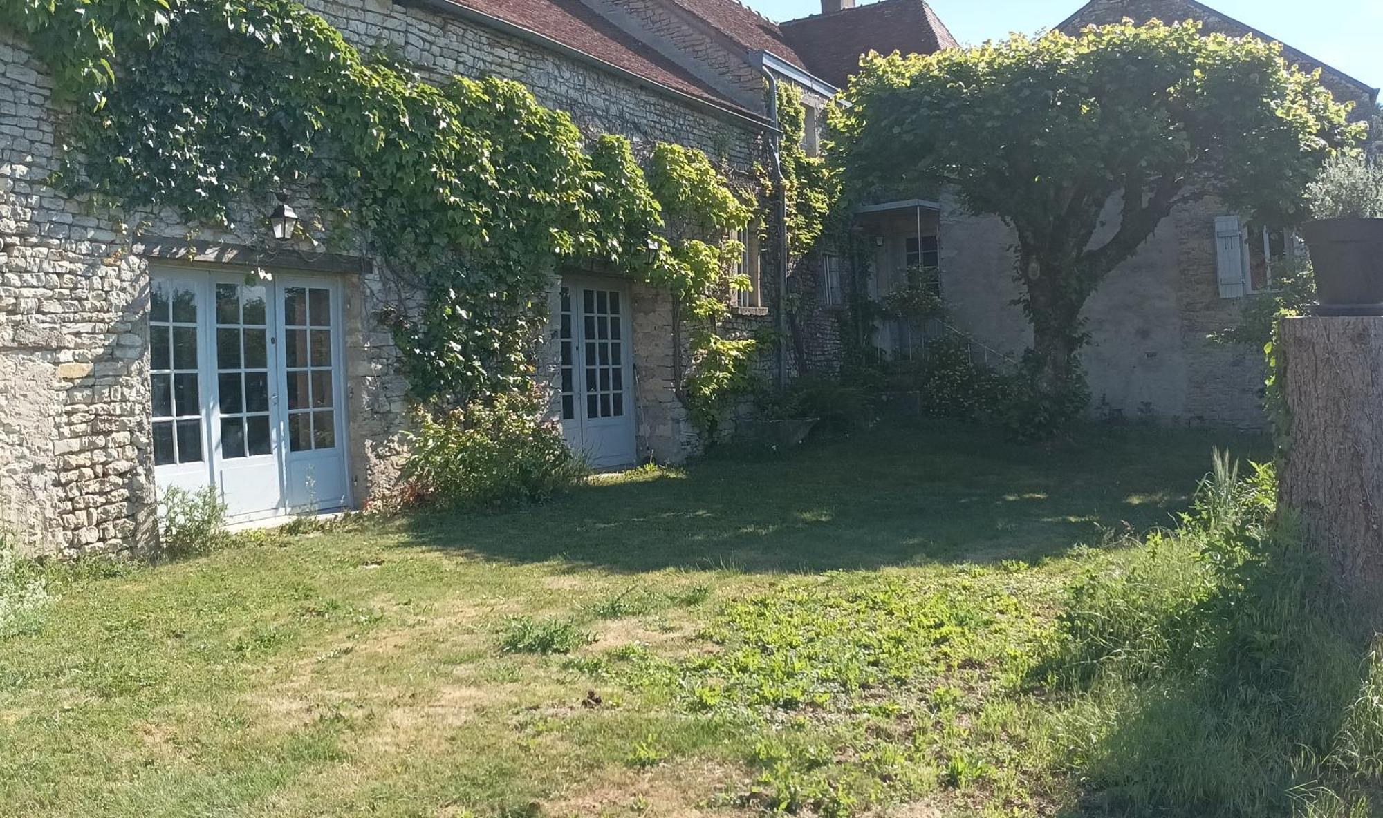 Bed and Breakfast Chez Zaza Stigny Екстер'єр фото